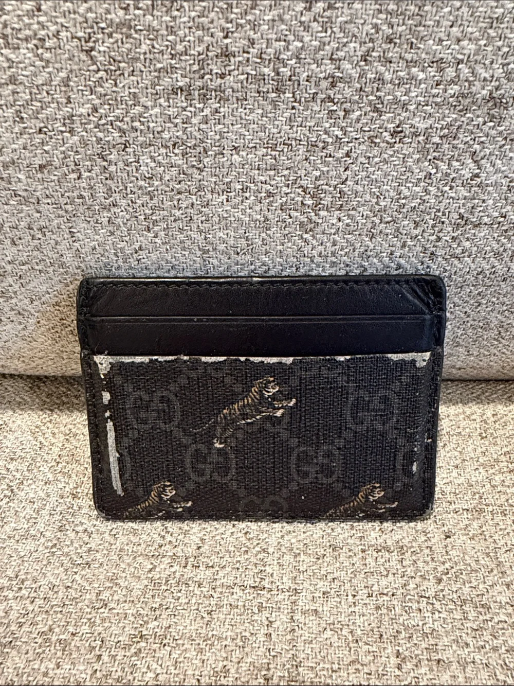 Gucci Tiger card holder-used-distressed exterior